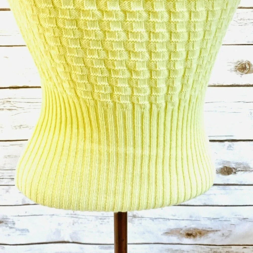 Women Sleeveless Pull Over 100% Acrylic Fiber Yellow Knitted Top Size Small Qua - Picture 10 of 12